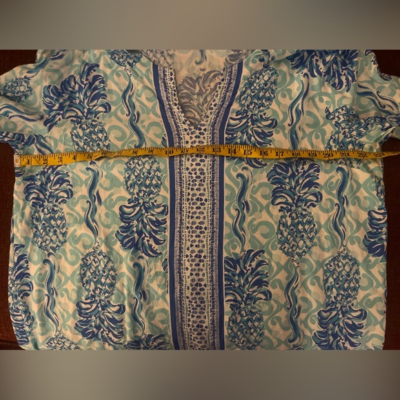 Lilly Pulitzer Keona Tunic Top. Pineapples out of the blue. XL - Picture 3 of 4